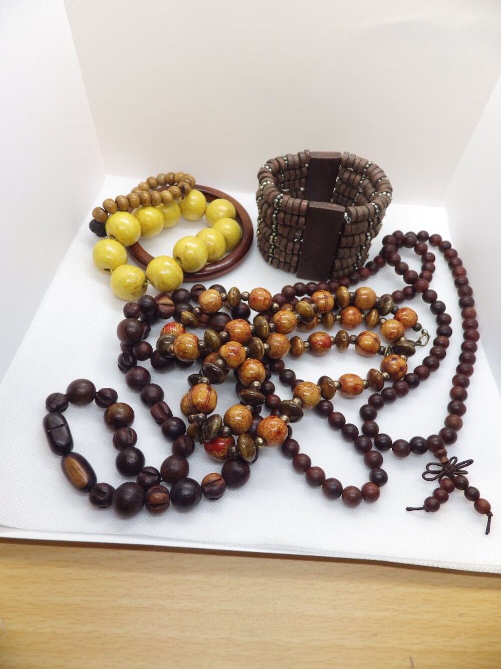 Lot of Wood Beaded Jewelry 4 Bracelets and 3 Necklaces 929G1